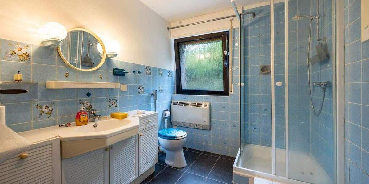 Winkelbungalow mit Einlieger, Doppelgarage, Photovoltaik und schönem Garten 6 zimmer