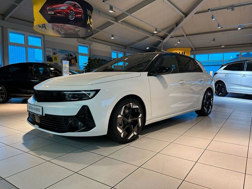 Opel Astra 1.900 km 37.999 € Prüm 54595