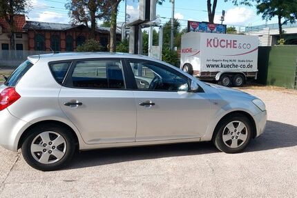 Kia ceed / Ceed 158.000 km 2.000 € Erfurt 99085
