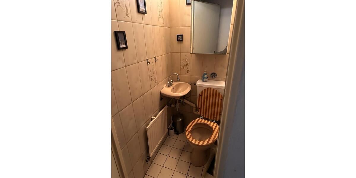 Bis Nov 26 - Einfamilienhaus in Frankfurt-Harheim, Garten, Garage 6 zimmer