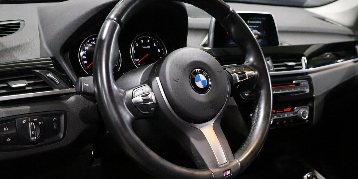 BMW X1 sDrive 18i SPORT-LINE AUTOMATIK / LED / NAVI+ 64.000 km 19.400 &euro; Hamm 59077