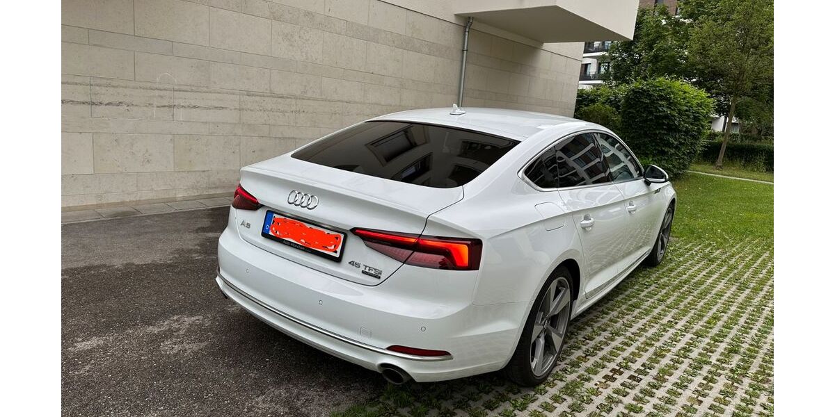 Audi A5 88.000 km 28.800 &euro; München 80634