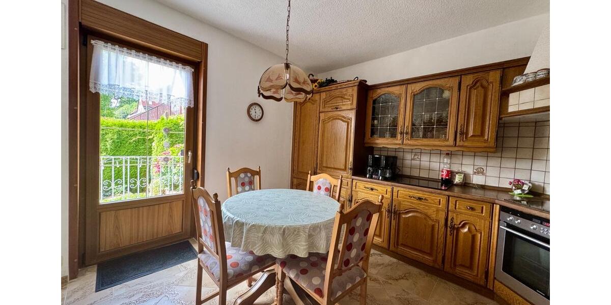 Einfamilienhaus Steinbach-Hallenberg Hallenberg - 7 Zimmer, 142 m&sup2;, 170.000&euro; | Angebot:25943916