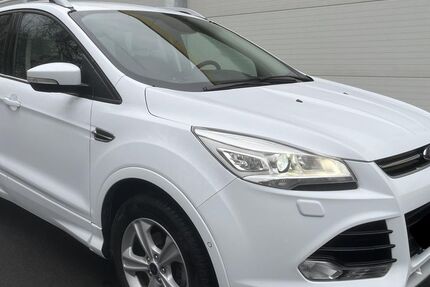 Ford Kuga 79.000 km 10.900 &euro; Kassel 34130