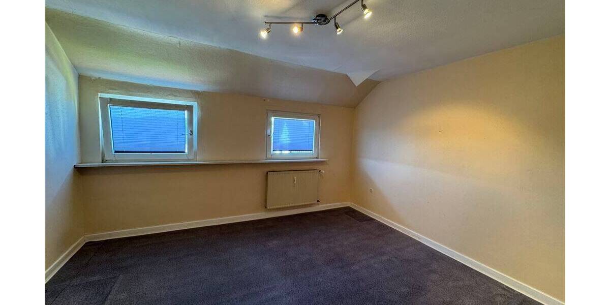 Mehrfamilienhaus, Wohnhaus Kirchhundem Würdinghausen - 6 Zimmer, 139 m&sup2;, 179.000&euro; | Angebot:25682637