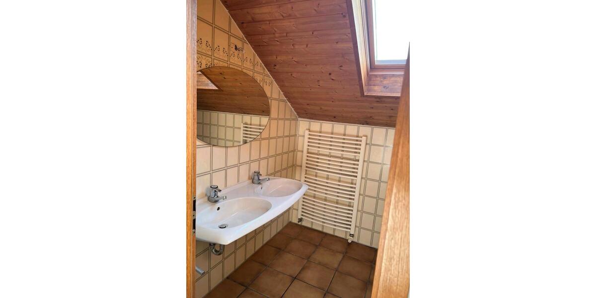 Dachgeschoßwohnung Trostberg - 2 Zimmer, 77 m&sup2;, 750&euro; | Angebot:26129661