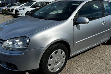 VW Golf 137.000 km 3.000 &euro; Berlin 13127