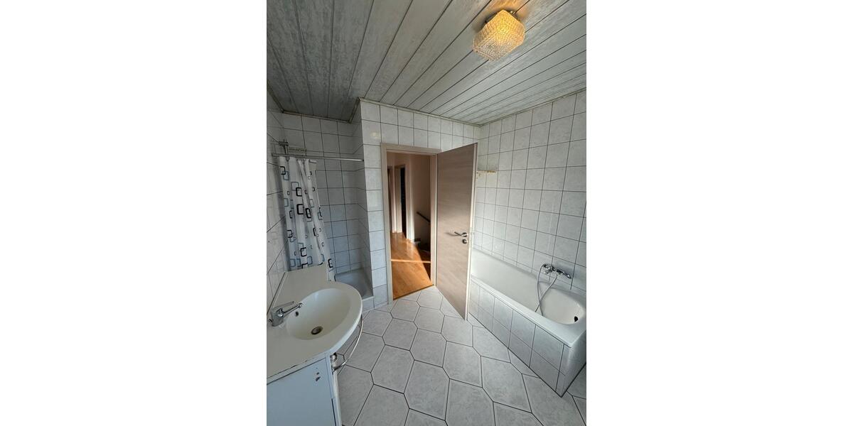 Doppelhaushälfte Reichshof - 4 Zimmer, 96 m&sup2;, 230.000&euro; | Angebot:26766501