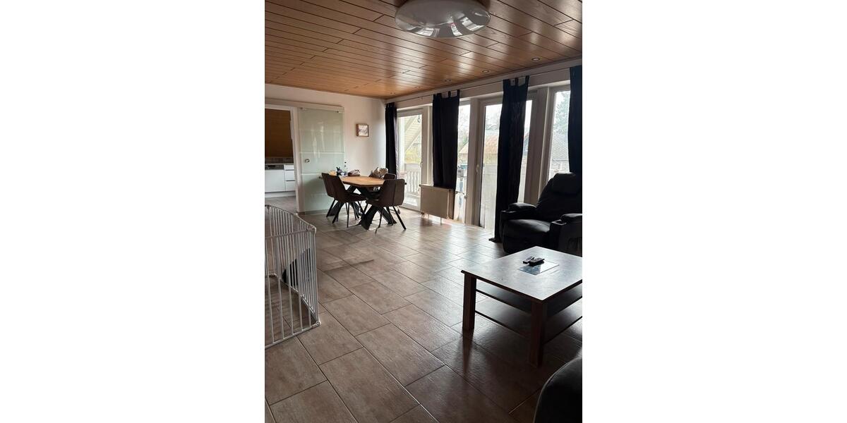 Dachgeschoßwohnung Tiefenbach - 3.5 Zimmer, 103 m&sup2;, 1.000&euro; | Angebot:24785650