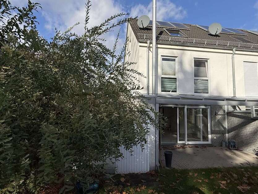 Haus zum Mieten in Hilden 2.100 € 122 m² 5 zimmer