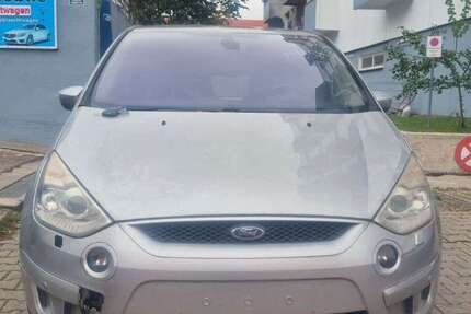 Ford S-Max 160.000 km 4.800 € Berlin 12105