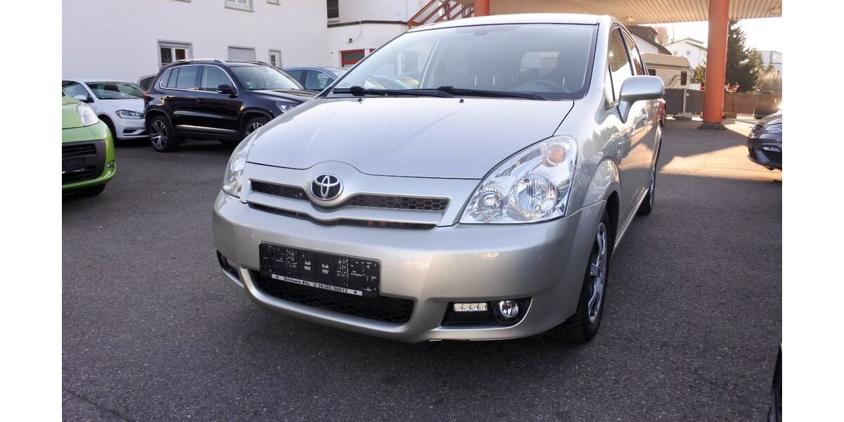 Toyota Corolla Verso 150.000 km 3.999 &euro; Wangen 88239