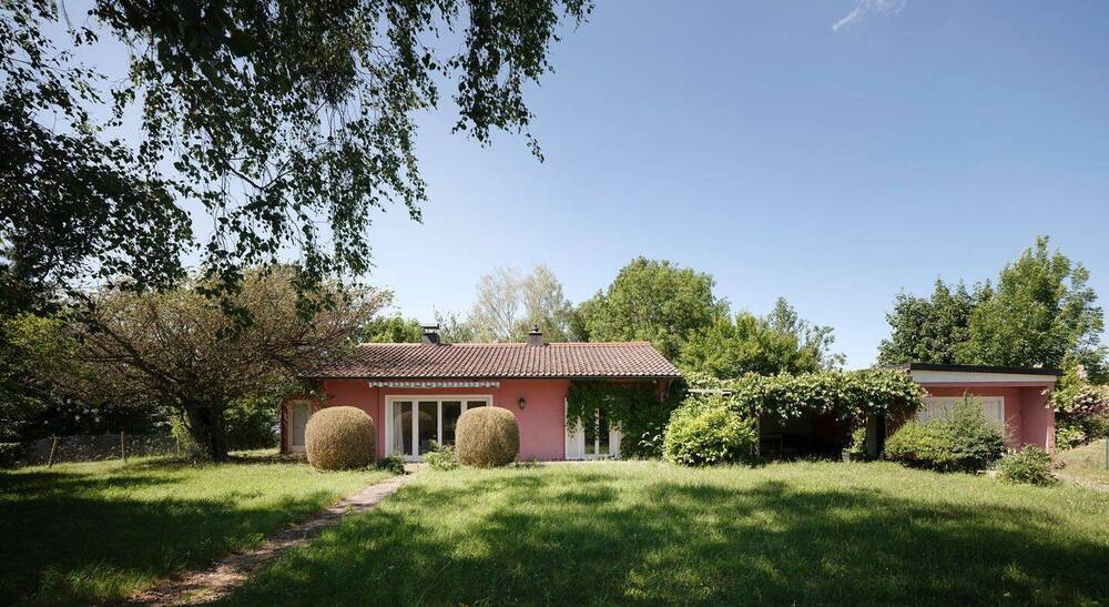 Charmanter Bungalow mit See- & Bergblick - bereit, aus dem Dornröschenschlaf geweckt zu werden