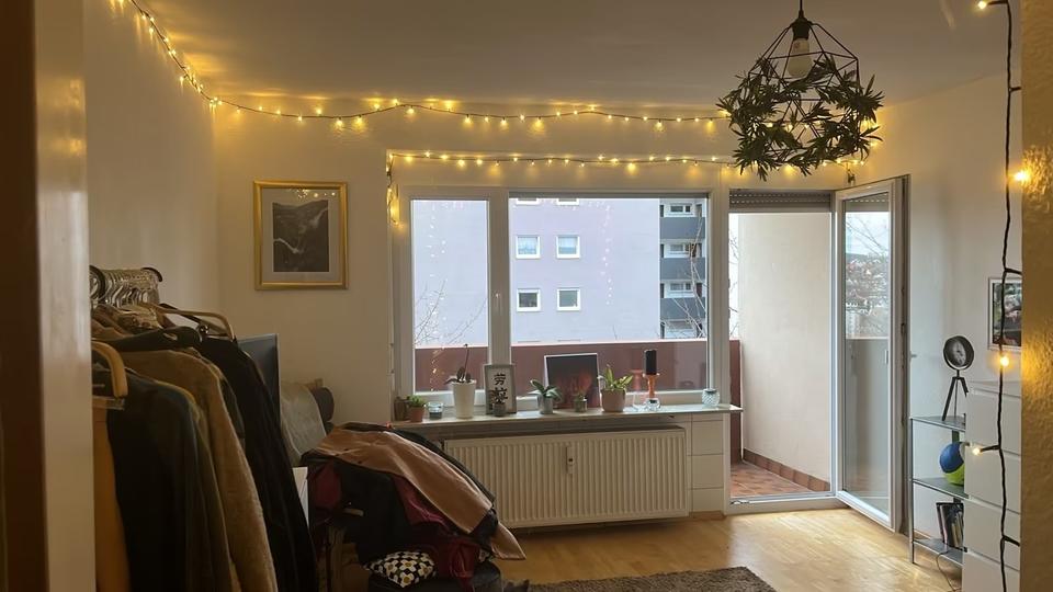 1-Zi.-Wohnung in Würzburg-Lengfeld + Balkon + Parkplatz + Keller 1 zimmer