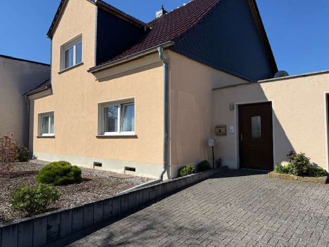 Einfamilienhaus Gardelegen OT Kloster Neuendorf Kloster Neuendorf - 4 Zimmer, 119 m&sup2;, 200.000&euro; | Angebot:26671871