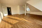 Erstbezug! Lichtdurchflutete DG-Wohnung mit ca. 93?m² Grundfläche, Balkon, Aufzug, TG STP