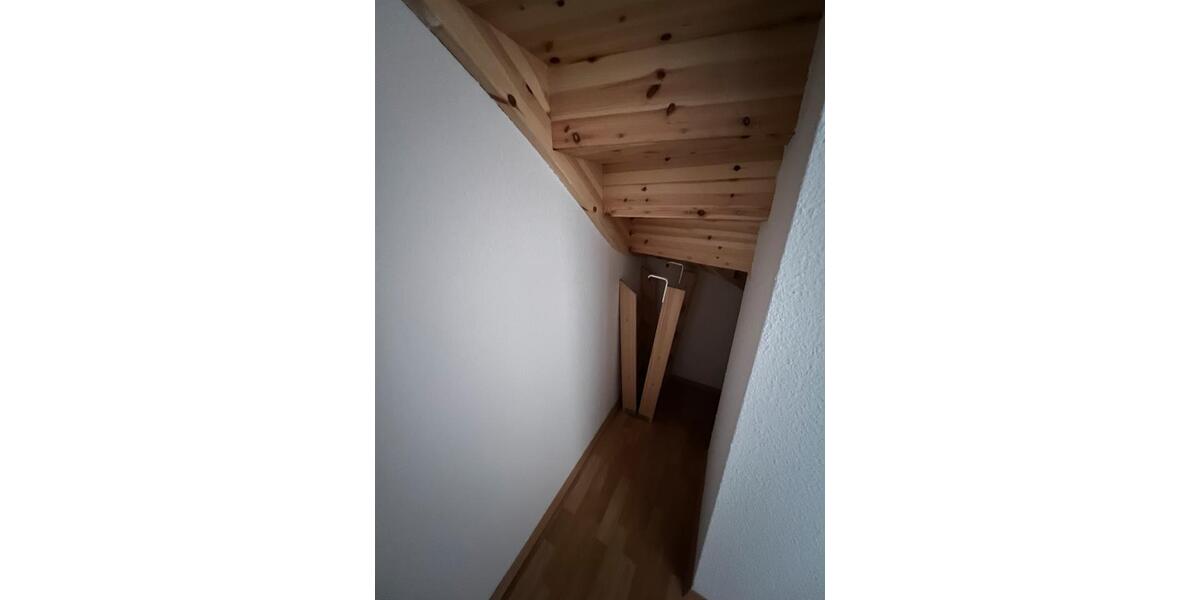 Dachgeschoßwohnung Chemnitz Kapellenberg - 2 Zimmer, 60 m&sup2;, 75.000&euro; | Angebot:25047565