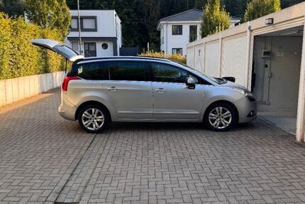 Peugeot 5008 177.500 km 5.950 &euro; Bochum 44892
