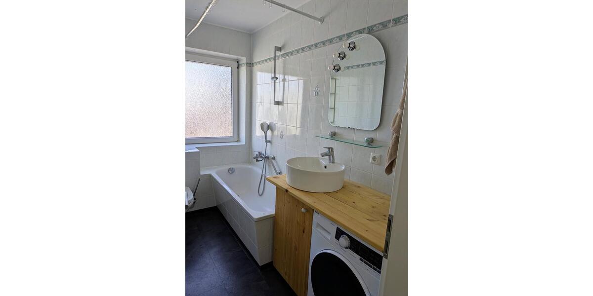 Etagenwohnung Kirchheim bei München - 3 Zimmer, 70 m&sup2;, 1.250&euro; | Angebot:25350083