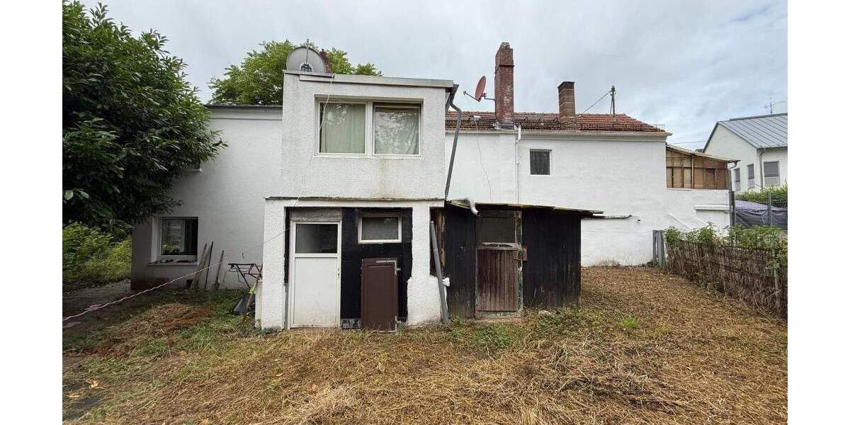 Imposantes Baugrundstück zur vielseitigen Nutzung in zentraler Lage von Wiesbaden-Dotzheim zimmer