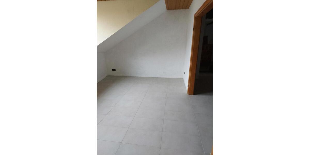 Etagenwohnung Linkenheim-Hochstetten Hochstetten - 4.5 Zimmer, 105 m&sup2;, 1.490&euro; | Angebot:25669102