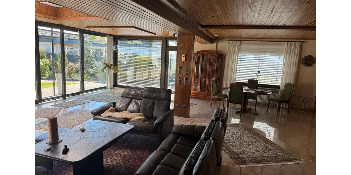 Bungalow Lage - 3 Zimmer, 150 m&sup2;, 1.600&euro; | Angebot:26295246