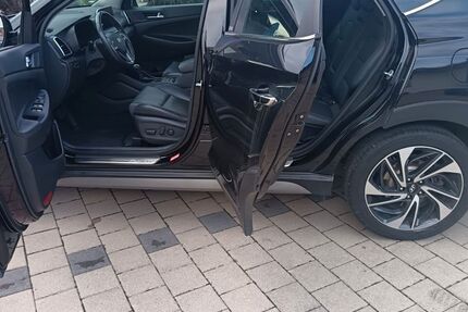 Hyundai TUCSON 61.200 km 20.500 &euro; Bruckmühl 83052