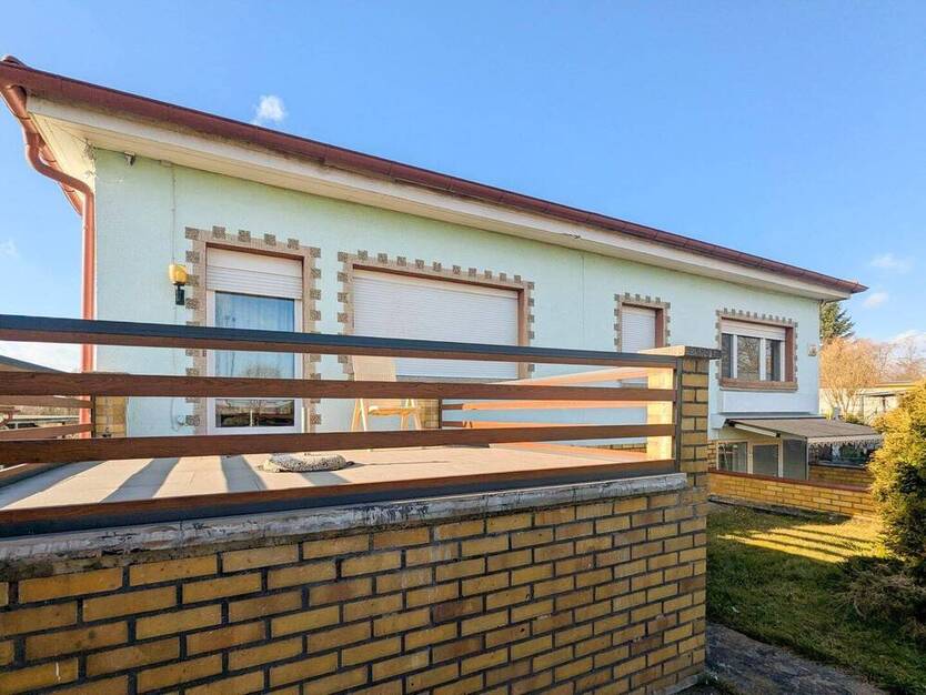 Einfamilienhaus + Nebenhaus | Werkstatt Lager Praxis Büro FeWo | Parkplätze | Solarthermie!