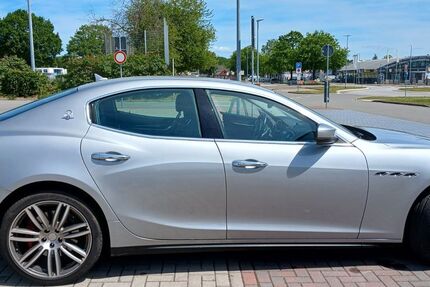 Maserati Ghibli 37.770 km 22.999 &euro; Hamburg 22589