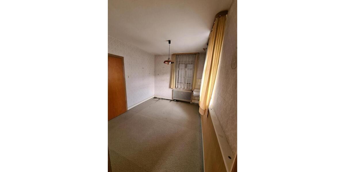 Einfamilienhaus Erbach - 7 Zimmer, 145 m&sup2;, 290.000&euro; | Angebot:25390811