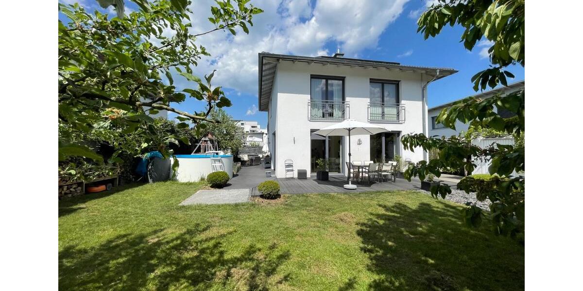 Einfamilienhaus Coburg - 7 Zimmer, 220 m&sup2;, 780.000&euro; | Angebot:25636829