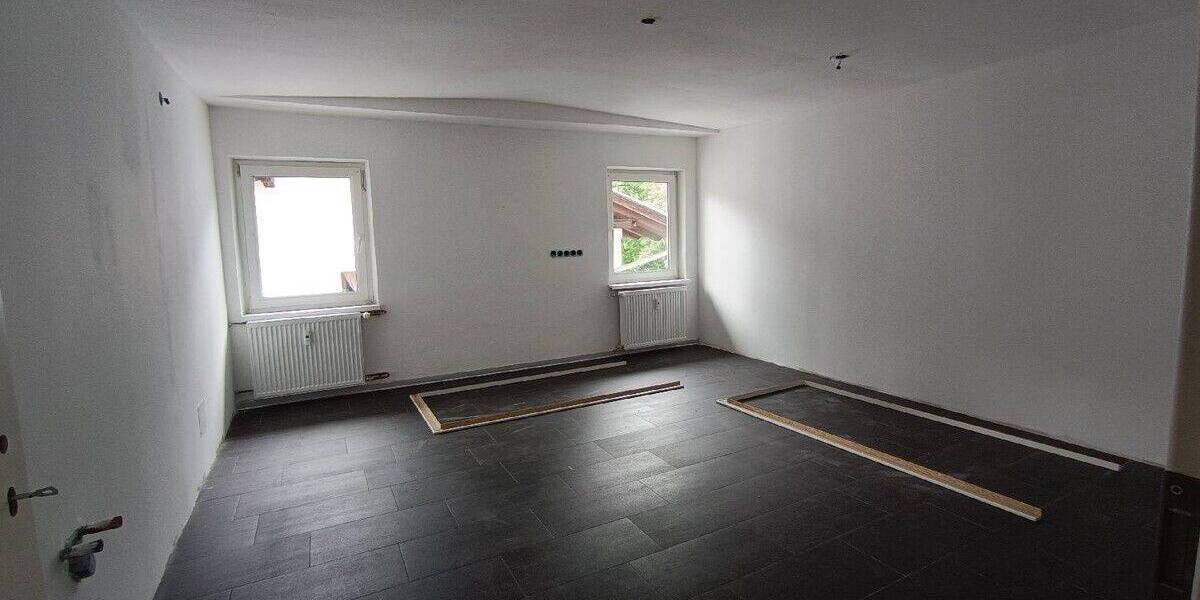 Etagenwohnung Teisnach - 5 Zimmer, 150 m&sup2;, 700&euro; | Angebot:26908829