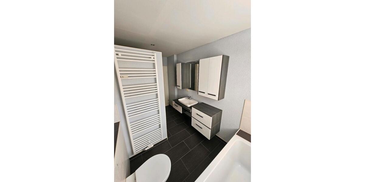 Hochparterre Hoyerswerda - 3 Zimmer, 73 m&sup2;, 117.000&euro; | Angebot:26864383