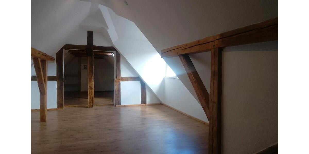 Etagenwohnung Gladenbach - 4 Zimmer, 142 m&sup2;, 1.200&euro; | Angebot:26397959