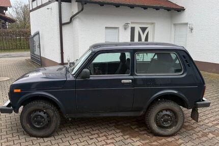 Lada Niva 135.300 km 3.900 &euro; Berka/Werra 99837