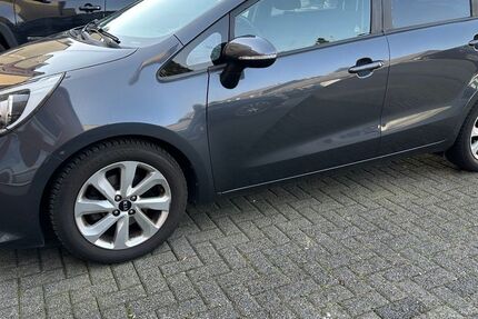 Kia Rio 95.757 km 7.200 &euro; Solingen 42697