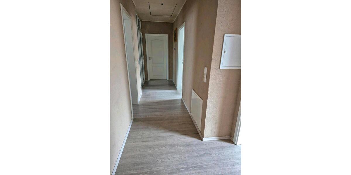 Einfamilienhaus Wächtersbach - 7 Zimmer, 260 m&sup2;, 2.400&euro; | Angebot:26359348
