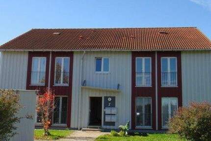 3-Zimmer-Wohnung im Obergeschoss eines 4-Parteienhauses mit EBK und Balkon - ab 01.03.2026 frei 3 zimmer