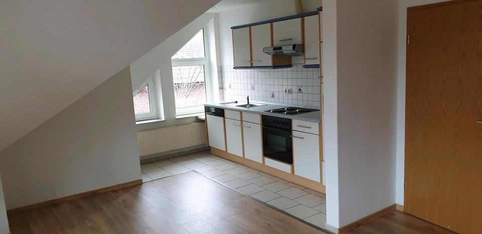 In Leer, Ubbo Emmius Straße, schöne Dachgeschosswohnung 2 zimmer