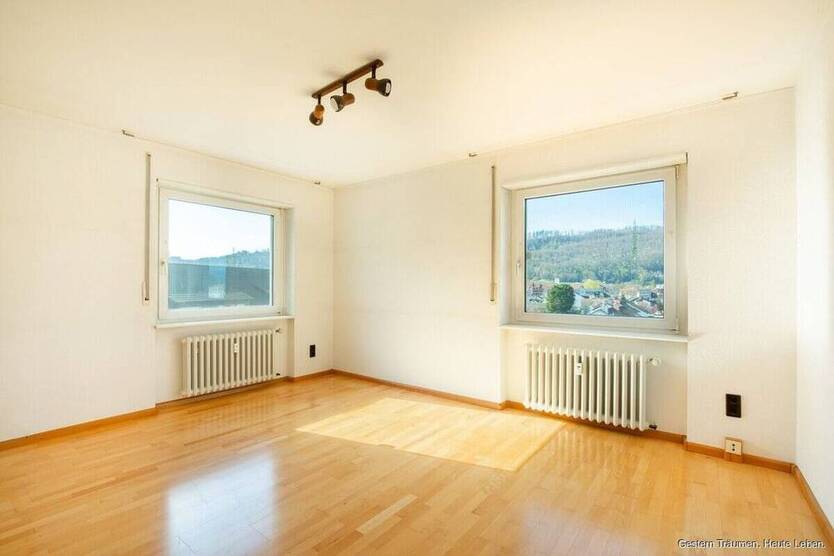 Großzügige 4-Zimmer-Wohnung in Herten mit zwei Balkonen, Garage und Aufzug