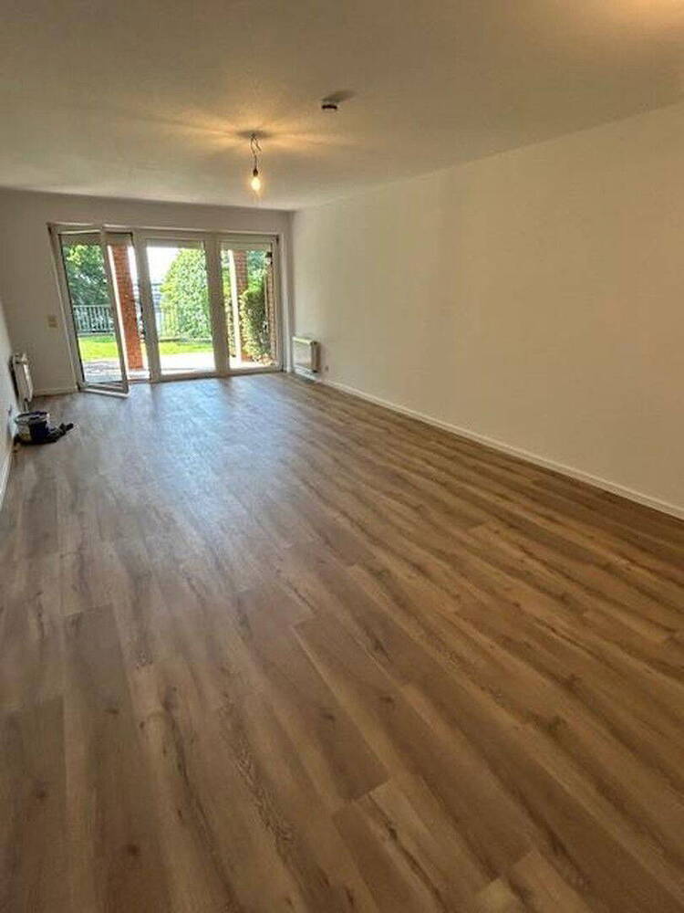 Traumhafte, renovierte 3 Zi Wohnung mit Wesersicht & neue EBK