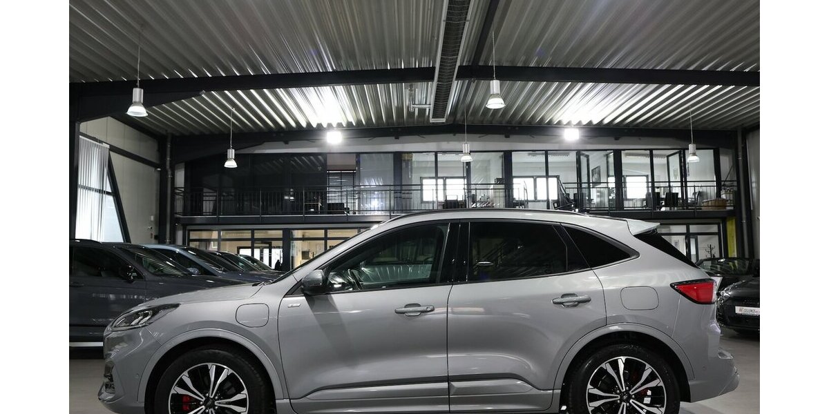 Ford Kuga 2.5 P-HEV ST-LINE-X STYLING SPORT PANORAMA 73.000 km 22.444 &euro; Hamm 59077