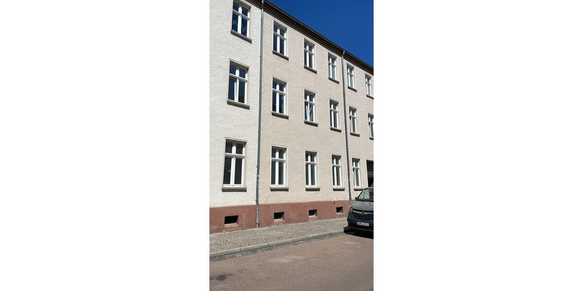 Etagenwohnung Dessau-Roßlau Brambach - 3 Zimmer, 118 m&sup2;, 699&euro; | Angebot:25854367