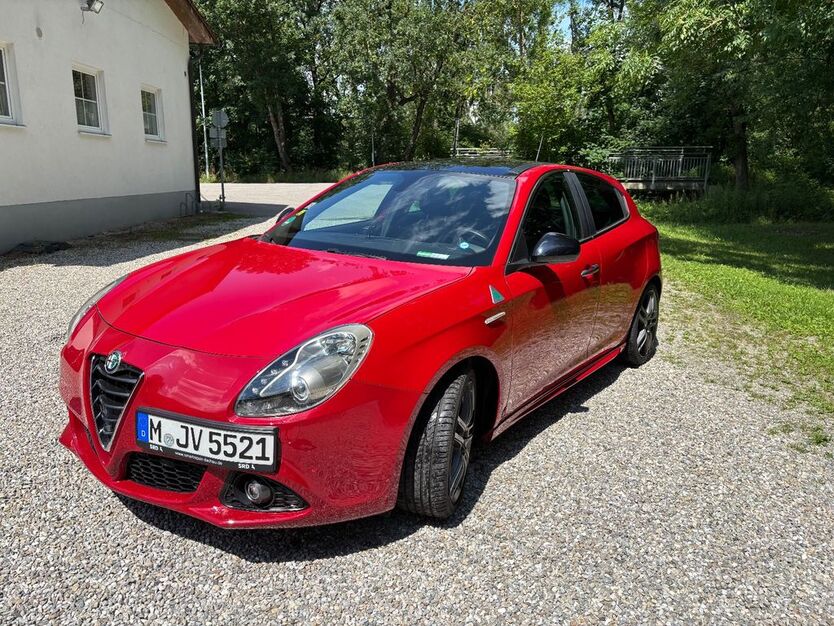 Alfa Romeo Giulietta 65.000 km 16.500 € München 80799