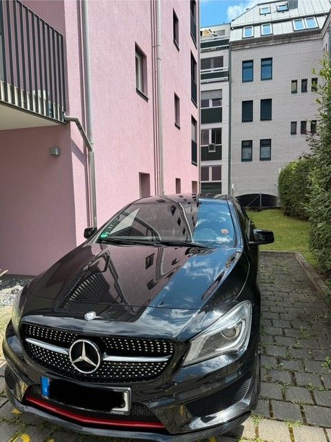 Mercedes-Benz CLA 250 203.000 km 14.900 € Fluorn-Winzeln 78737