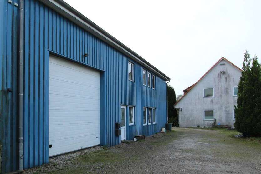 Halle in Osdorf 1.500.000 € 212 m² zimmer