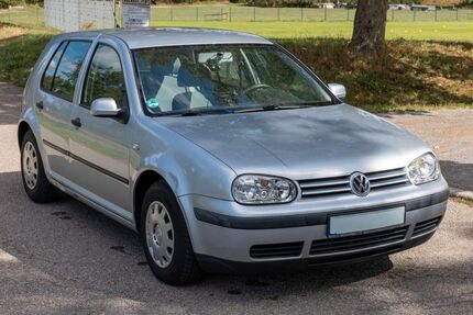 VW Golf 105.000 km 1.999 &euro; Baden-Baden 76532