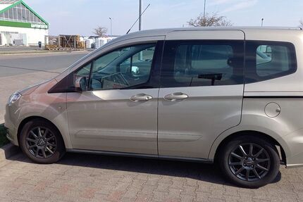 Ford Tourneo Courier 127.000 km 5.800 &euro; Usingen 61250