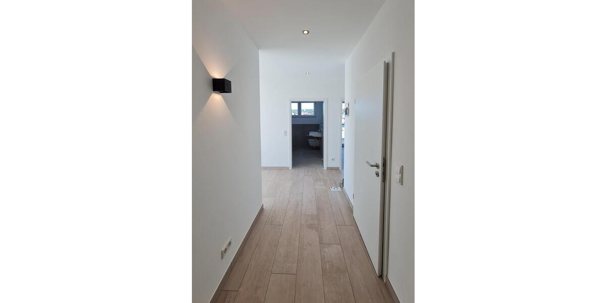 Dachgeschoßwohnung Friedewald - 3 Zimmer, 99 m&sup2;, 1.250&euro; | Angebot:26382706