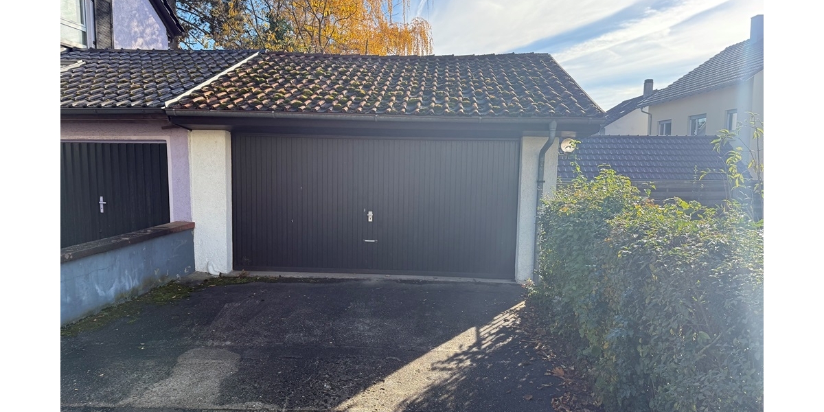 1 bis 2-Famlienhaus in Herrenberg - ruhige und gute Lage mit großem Garten